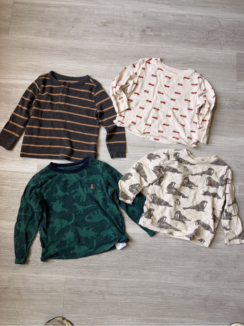 Old Navy Green Dinosaur Long-Sleeve Tee